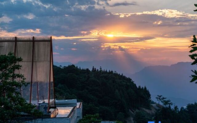 Yunfuli Cliff Hotel, Qili Pingye Luxury Hotel