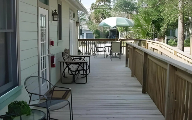 Anchor Inn NSB Bed & Breakfast