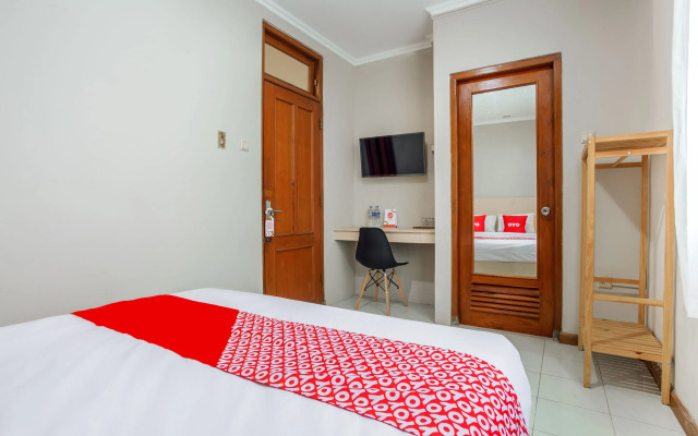 OYO 3819 Hotel Winotosastro