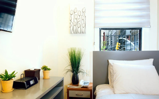 Midtown West Hotel