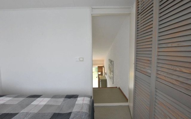 Modern Holiday Home in Nieuwvliet with Garden