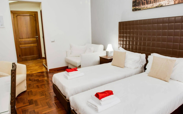 Lh Royal Suites