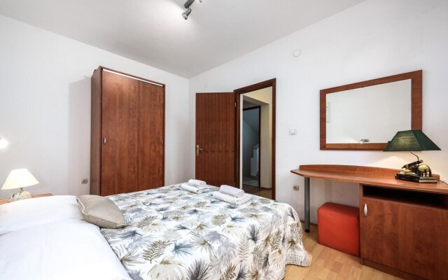 Stunning Home in Liznjan With Wifi and 3 Bedrooms