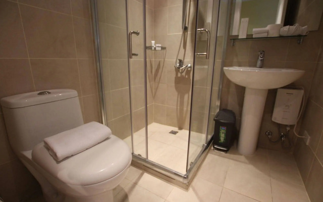 SIGLO SUITES @ The Knightsbridge Residences