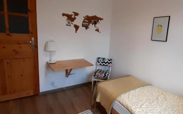 Lemuria Hostel Szkolna centrum