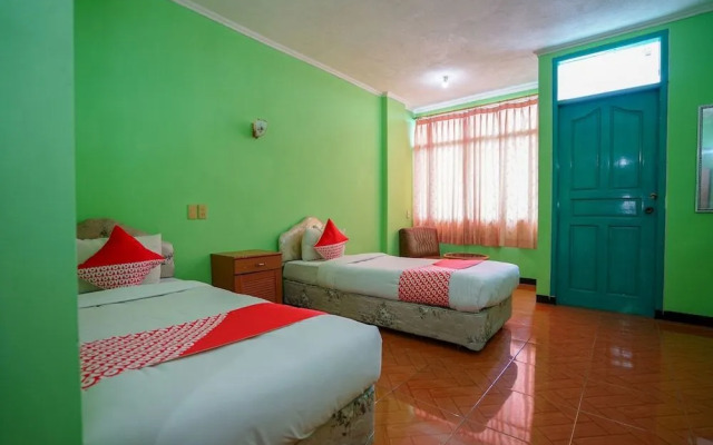 OYO 1389 Hotel Carissima