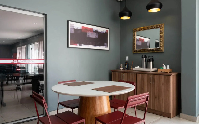 Carlton Express Italian Três Corações