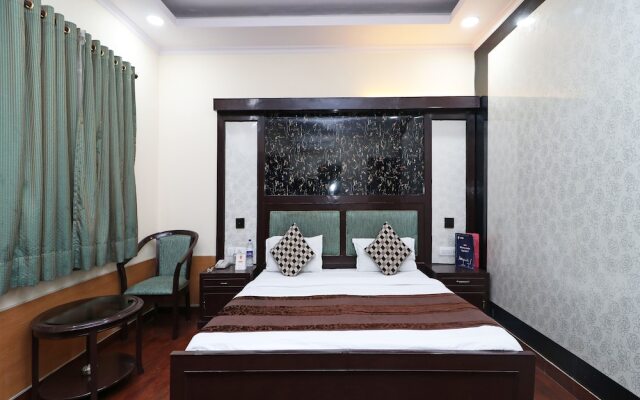 OYO 377 Hotel Excellent