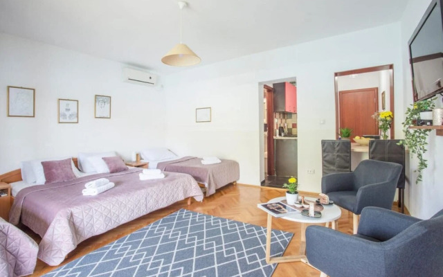 Studio Flat With View Near Beach in Tivat