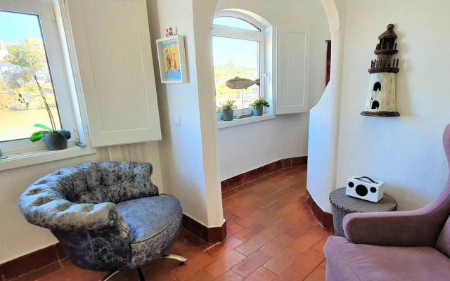 Waterfront, big Terrace, hot tub & 200 m to Beach