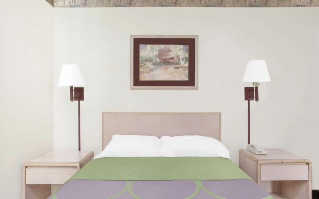 Super 8 By Wyndham Monticello