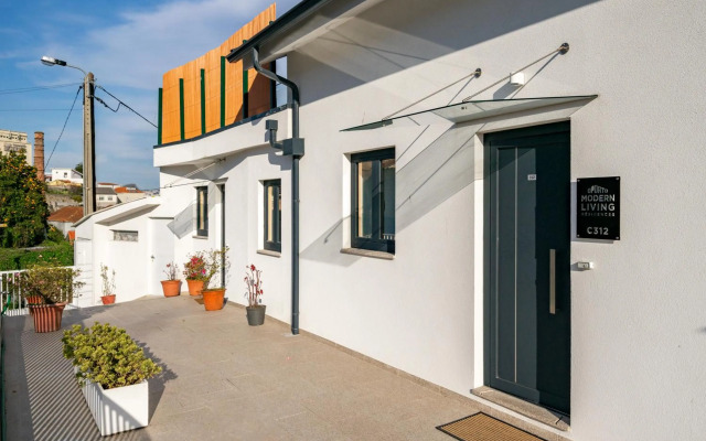 WHome Riverside View Premium Apartment w/ AC & Terrace