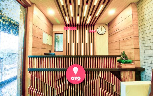 OYO 24872 Hotel Golden Fiesta