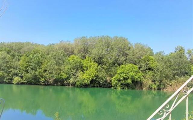 Gite face à la rivière -proche du pont du Gard-