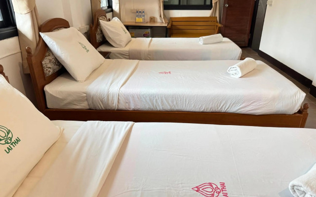 Collection O Khu Mueang near Tha Phae Gate (formerly Lai Thai Guesthouse)