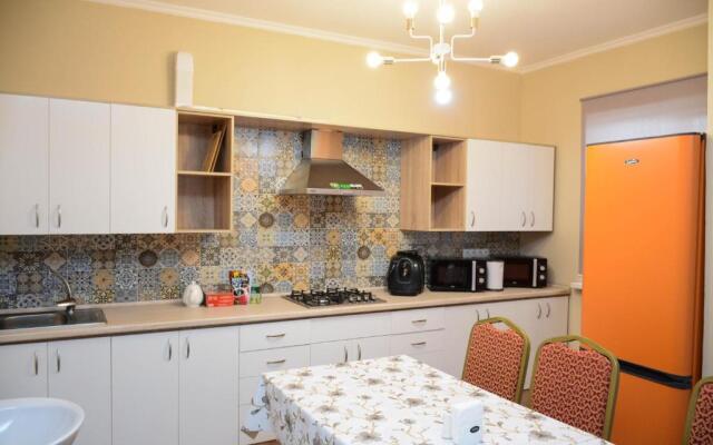 5 Rooms Hostel Almaty