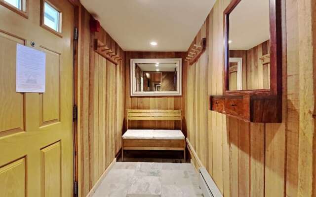 Beautifully Remodeled 2 Bed 2 Bath Condo with Mountain View! Great Location, Close to Slopes! (Unit 302 at 1849) by RedAwning