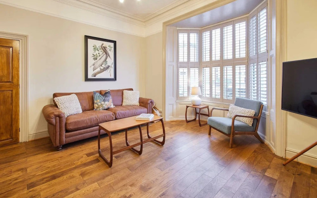 Host Stay Emerald Beach House