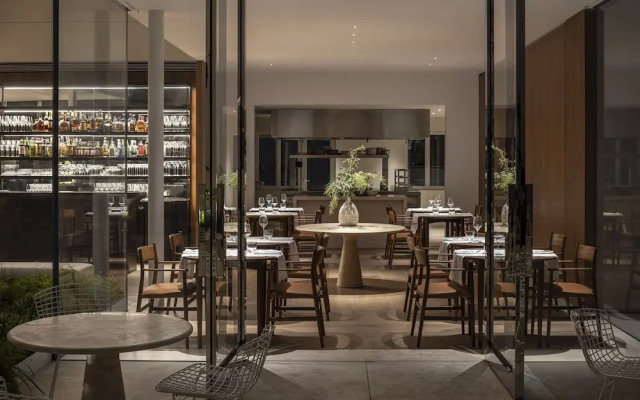 R48 Hotel and Garden