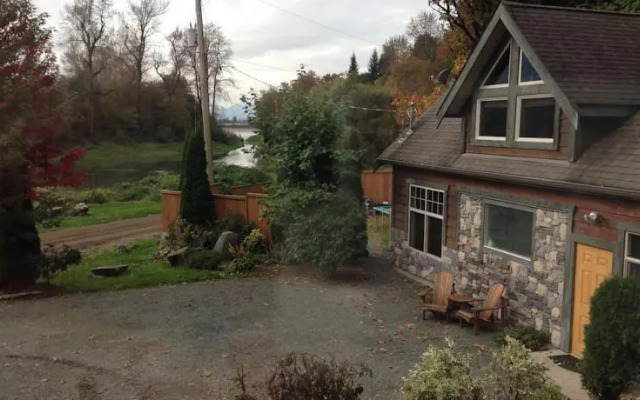 Eagle Tree Lodge Cottage Suite and Heron Suite