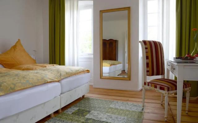 Alte Apotheke Bed & Breakfast