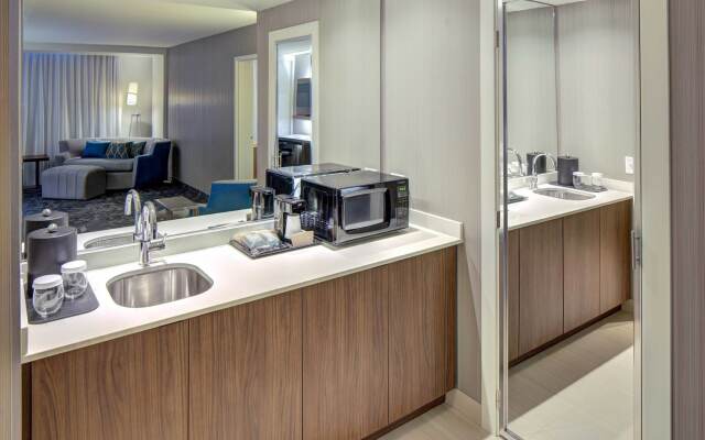 Courtyard by Marriott Appleton Riverfront