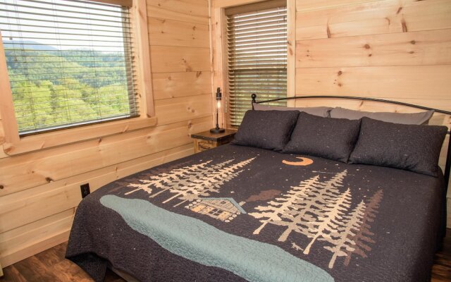 Copper Fox 3 Bedroom Cabin