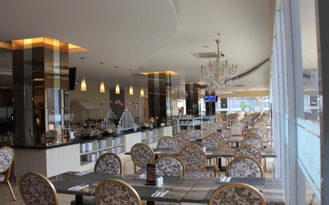 Grand Savero Hotel