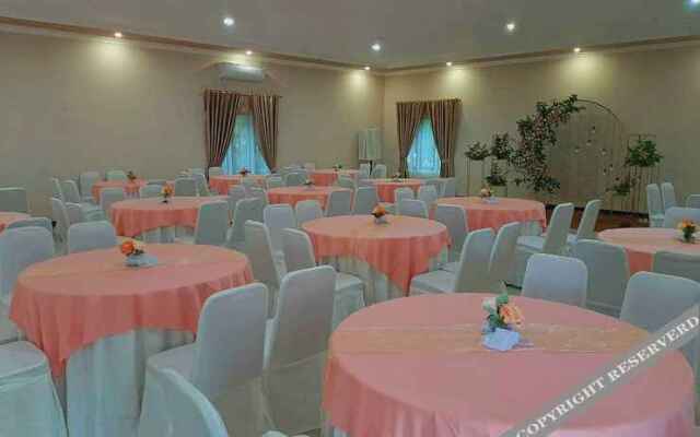 Sunrise Hotel Larantuka