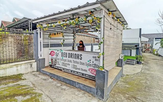 Capital O 91466 Hotel Neu Backpacker Tf Syariah (smk Tb)