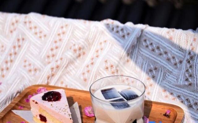 Wuta Xinshe (Hangzhou West Lake)