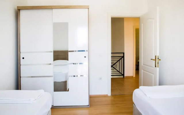 Important Group Villa BD463 4 Bedrooms