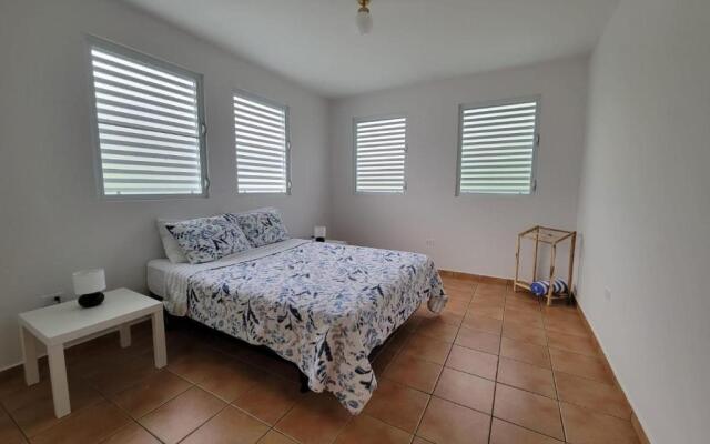 2 bdr apt - 4 min walk to Sandy Beach