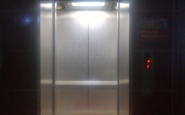 Samcheonpo Grand Motel