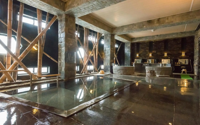 Awara Grand Hotel