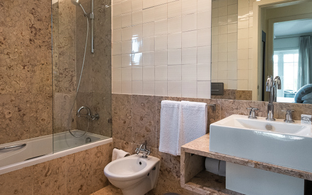 Domes Lake Residences