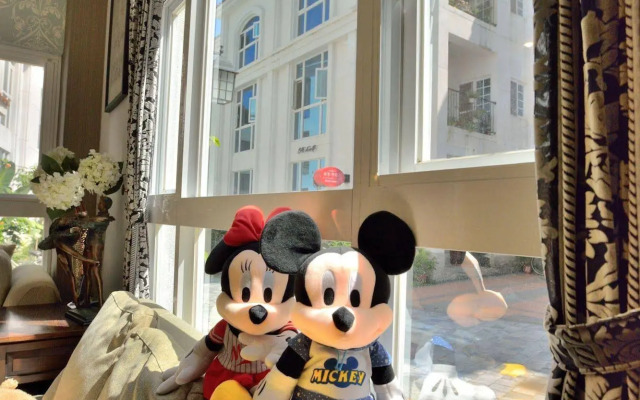 White Cotton Candy B&B