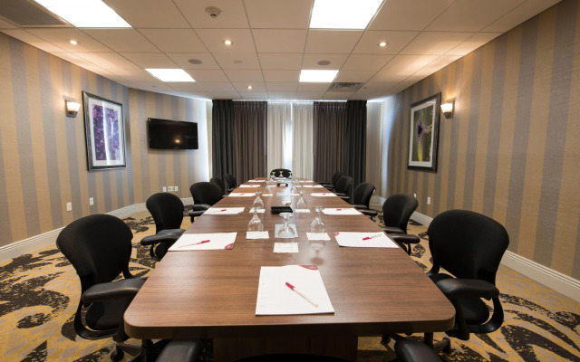 Crowne Plaza Saddle Brook by IHG
