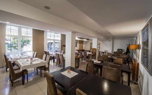 Garni Hotel Le Petit Piaf