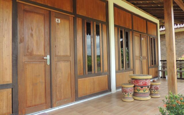 Balkondes Karanganyar (Pottery Academy)