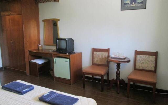 Royal Jommanee Hotel