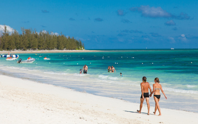 Flamingo Bay Hotel & Marina at Taino Beach