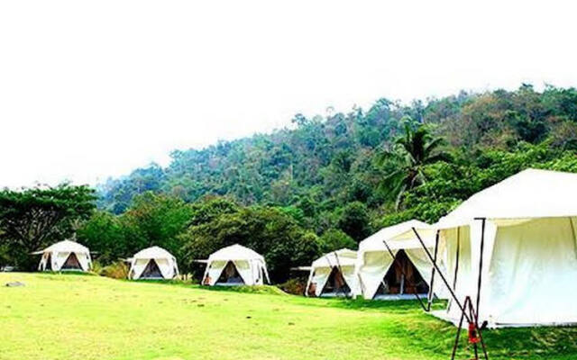 Khao Kheaw es-ta-te Camping Resort & Safari