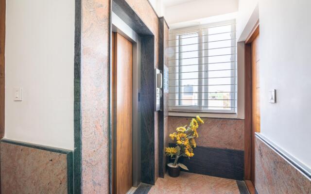 OYO 4428 Crystal Suites
