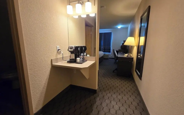 Super 8 Swan River MB