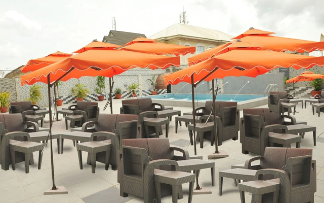 Silver Towers Hotel