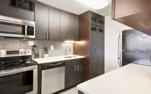 Churchill Living 1500 Locust