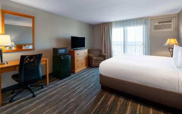 Baymont by Wyndham St. Ignace Lakefront