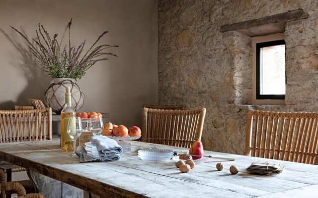 Logis Hotel Restaurant Le Prieure