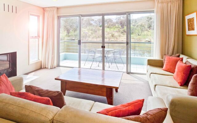 Novotel Lake Crackenback Resort & Spa